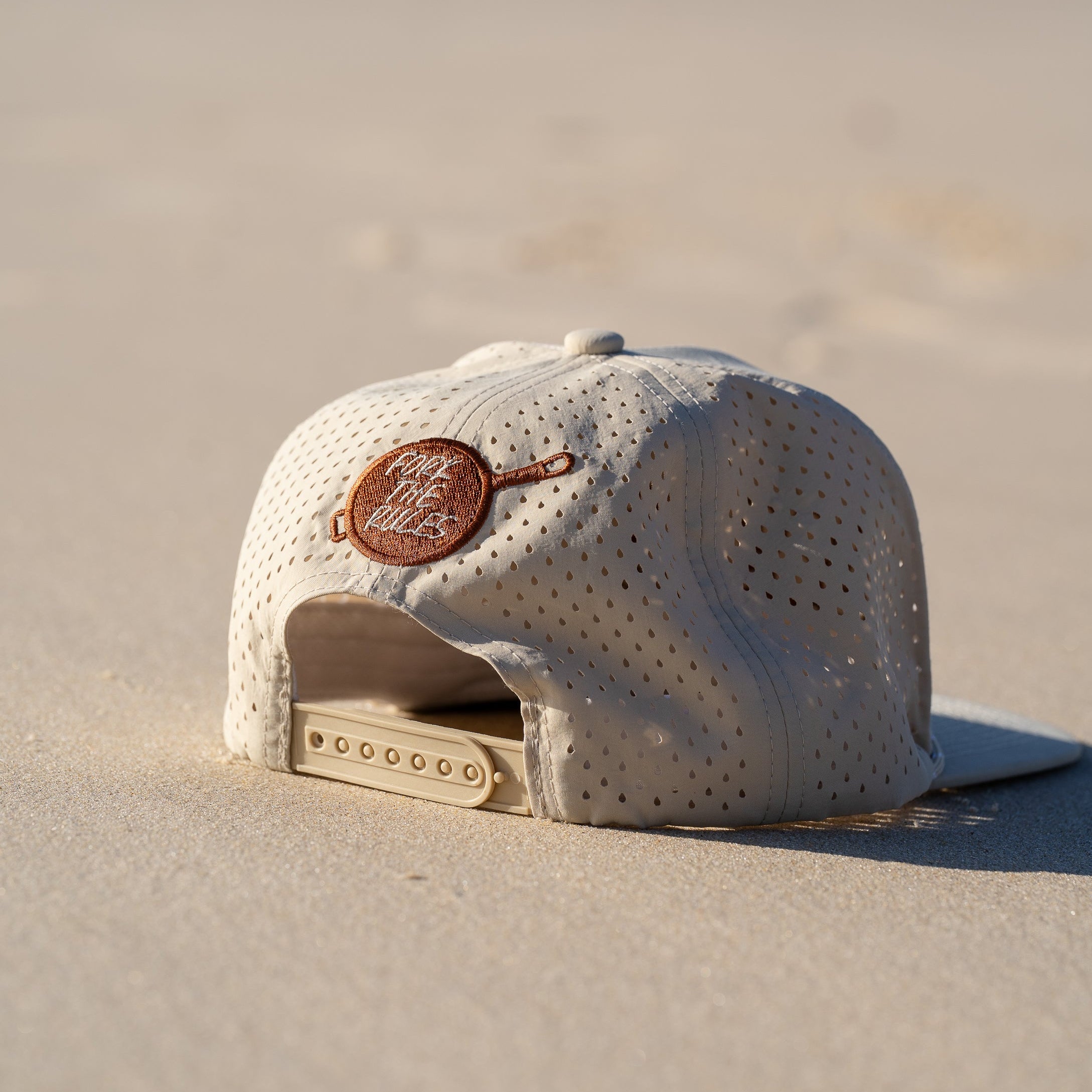 Rogue Chef Water-resistant Outdoor Cap Sand